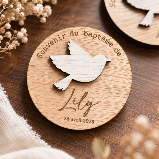 Aimant souvenir de baptême personnalisé en bois