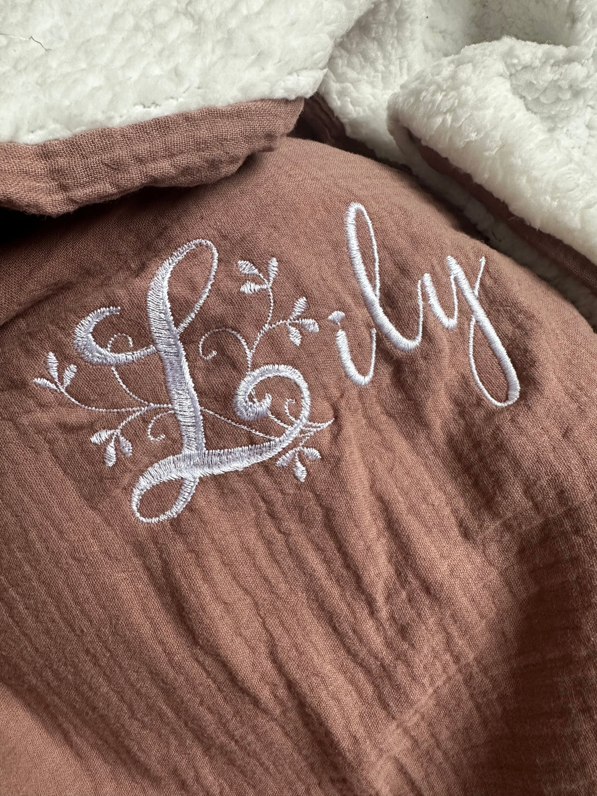 Couverture bébé personnalisée "Plume fleurie"